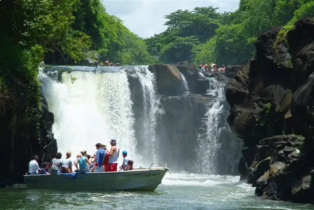 Picture Catamaran GRSE waterfall – 046